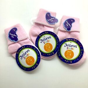 Bundle of 3 pairs NEW infant pink socks